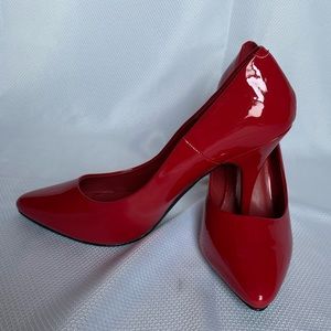 Size 15 Never Worn Womens Classic Red Stiletto